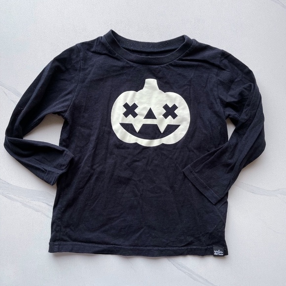 Whistle Flute Glow in Dark Pumpkin Halloween Tee - Picture 1 of 5